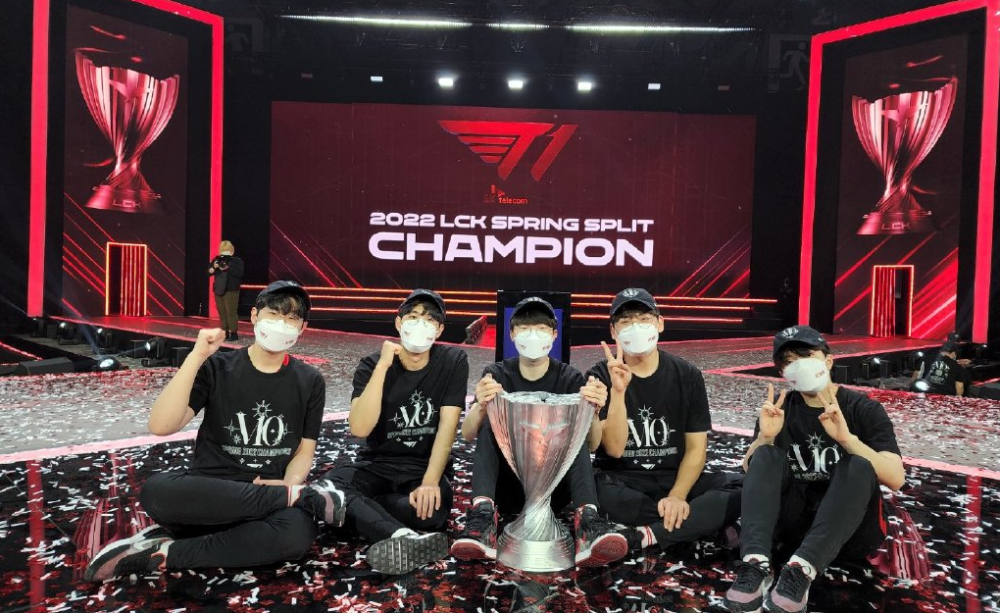 对手防线的 对手防线的