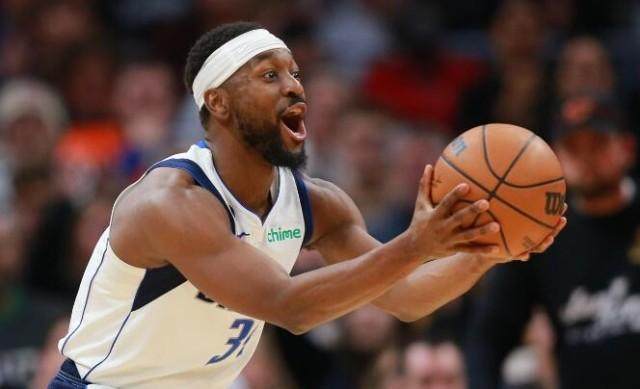 贝茨展现了 贝茨展现了