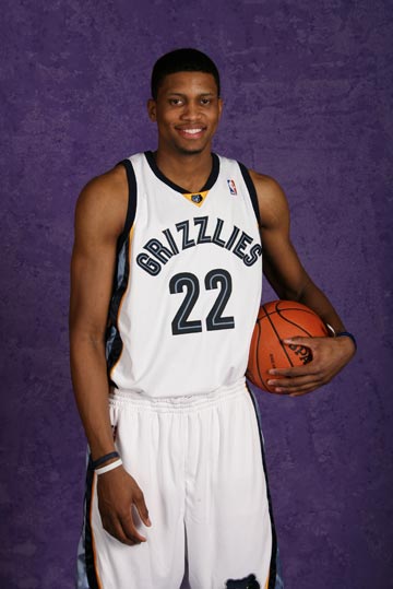 更是以捍卫 更是以捍卫